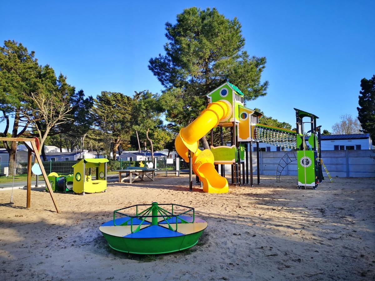 Hotel Camping Le Clos Des Pins Saint-Hilaire-de-Riez Exteriér fotografie